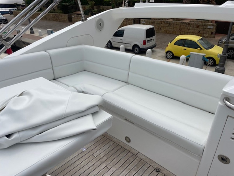 SPORT YACHT 68 2015 71' 4" SUNSEEKER