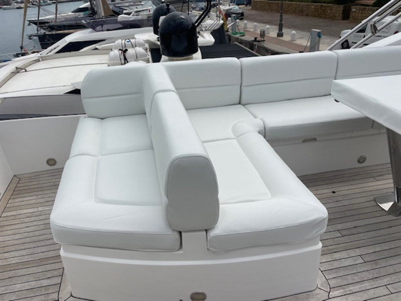 SPORT YACHT 68 2015 71' 4" SUNSEEKER