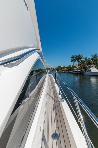 SPORT YACHT 68 2015 71' 4" SUNSEEKER