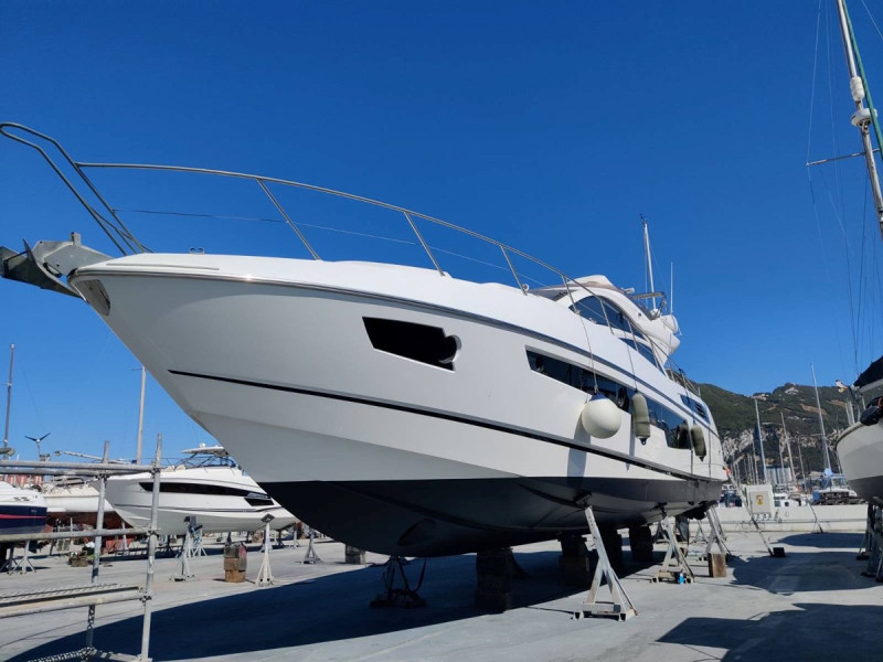 SPORT YACHT 68 2015 71' 4" SUNSEEKER