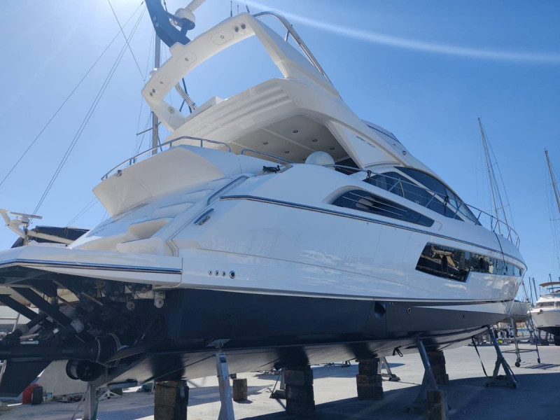 SPORT YACHT 68 2015 71' 4" SUNSEEKER