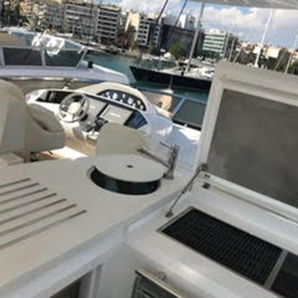 YACHT 2012 80' 0" SUNSEEKER
