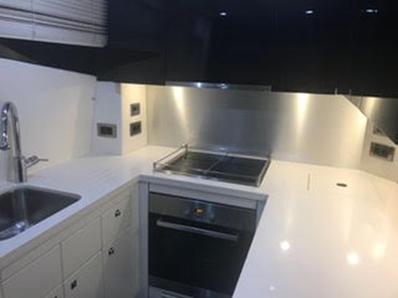 YACHT 2012 80' 0" SUNSEEKER