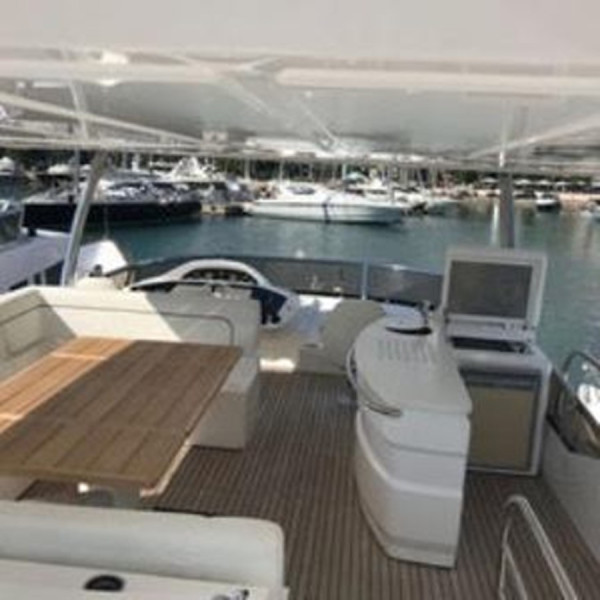 YACHT 2012 80' 0" SUNSEEKER