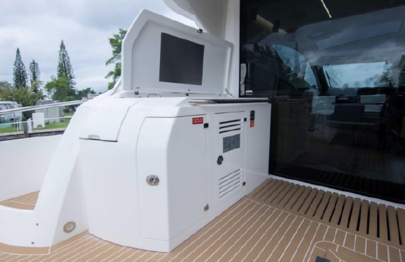 PREDATOR 2018 68' 0" SUNSEEKER