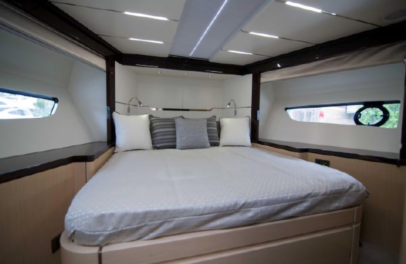 PREDATOR 2018 68' 0" SUNSEEKER