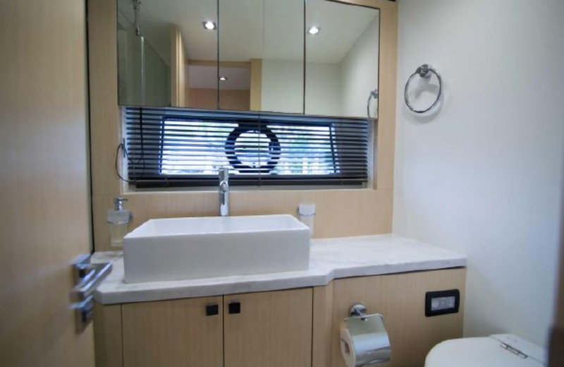 PREDATOR 2018 68' 0" SUNSEEKER