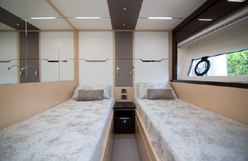 PREDATOR 2018 68' 0" SUNSEEKER