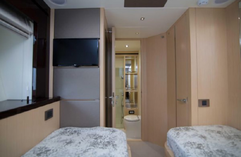 PREDATOR 2018 68' 0" SUNSEEKER