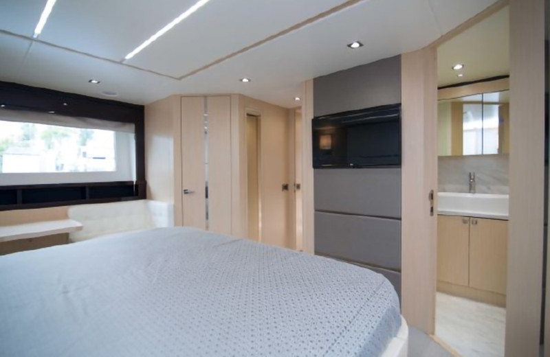 PREDATOR 2018 68' 0" SUNSEEKER