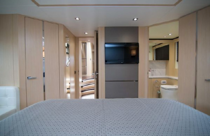 PREDATOR 2018 68' 0" SUNSEEKER