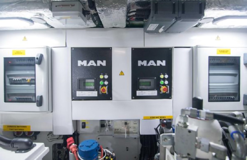 PREDATOR 2018 68' 0" SUNSEEKER