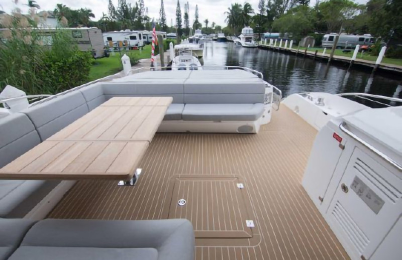 PREDATOR 2018 68' 0" SUNSEEKER