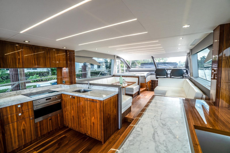 MANHATTAN 2019 66' 0" SUNSEEKER