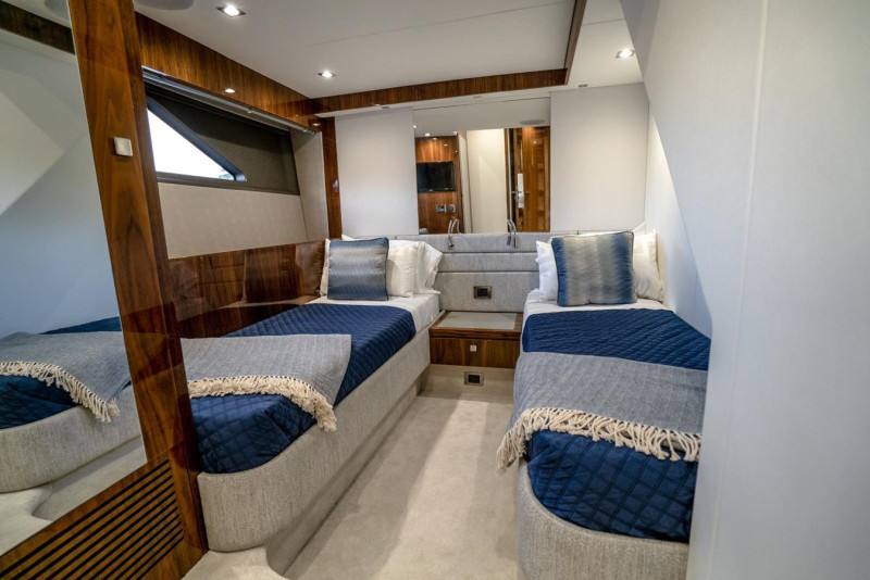 MANHATTAN 2019 66' 0" SUNSEEKER