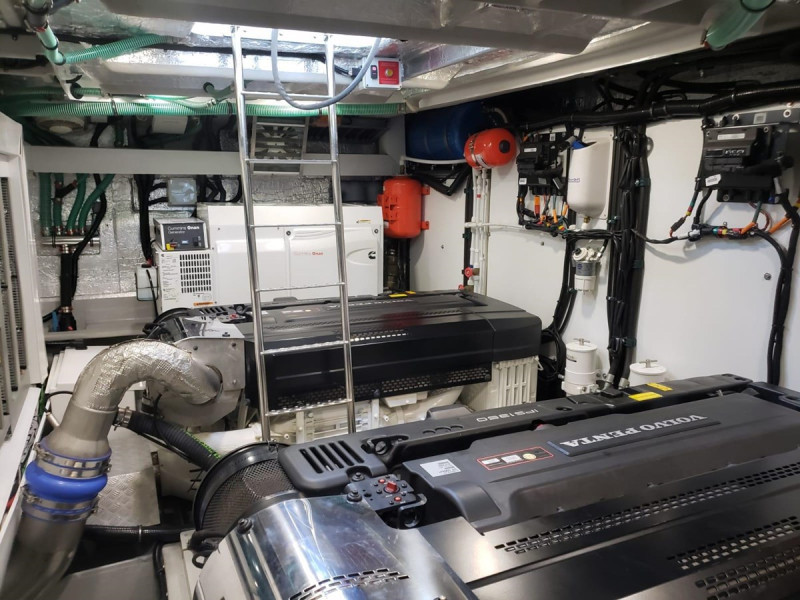 MANHATTAN 2019 66' 0" SUNSEEKER