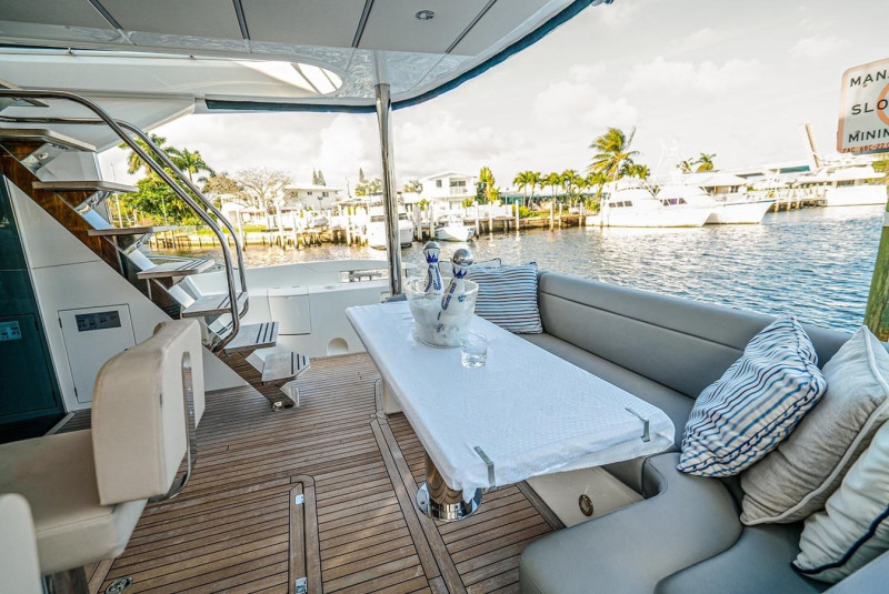 MANHATTAN 2019 66' 0" SUNSEEKER