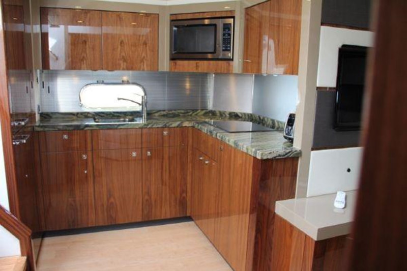 PREDATOR 2012 60' 0" SUNSEEKER