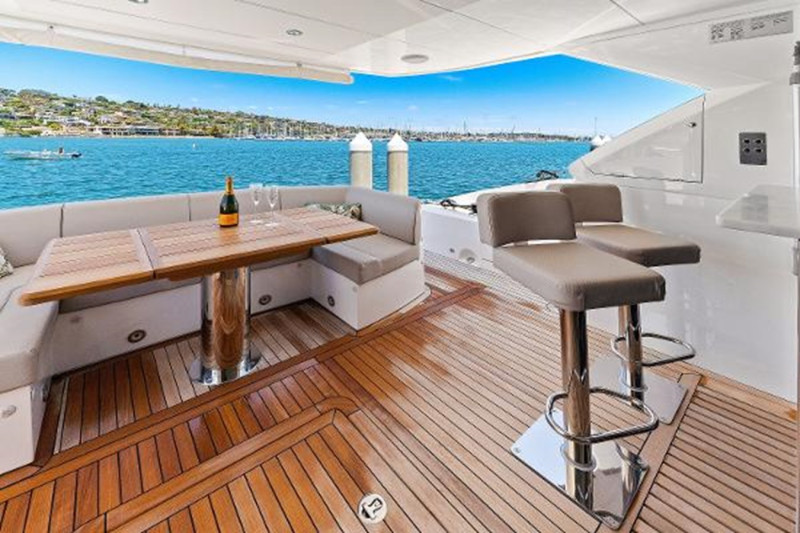 MANHATTAN 2018 52' 0" SUNSEEKER