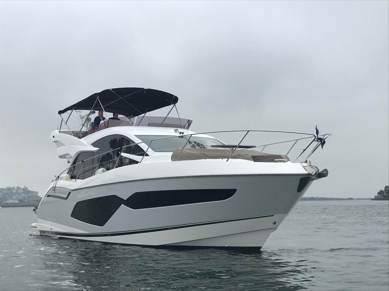 MANHATTAN 2018 52' 0" SUNSEEKER