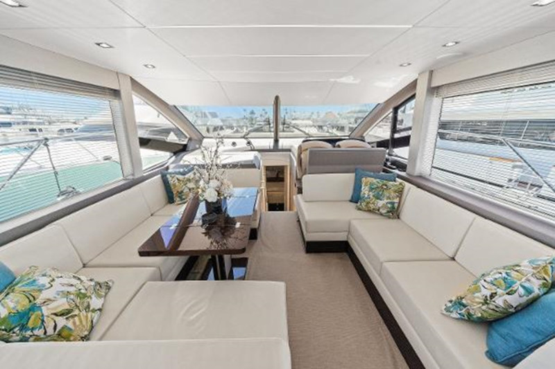 MANHATTAN 2018 52' 0" SUNSEEKER