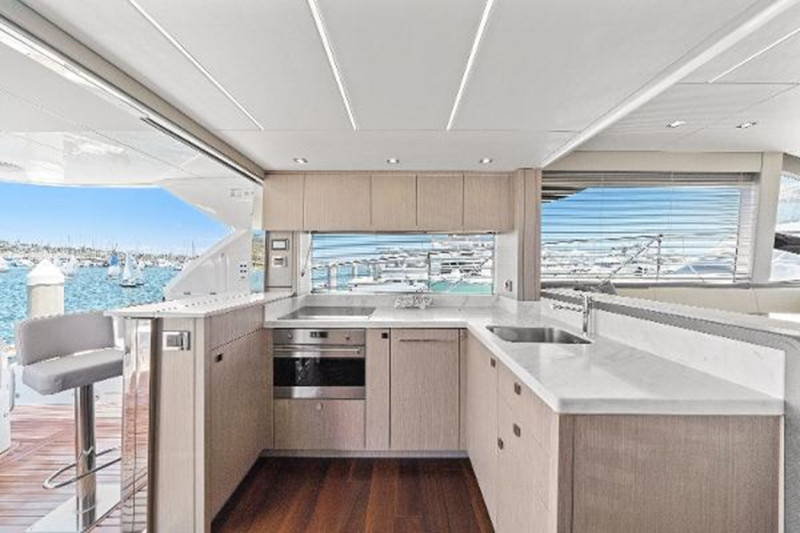 MANHATTAN 2018 52' 0" SUNSEEKER