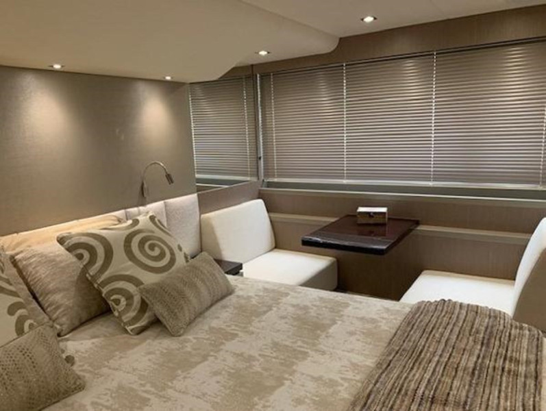 MANHATTAN 2018 52' 0" SUNSEEKER