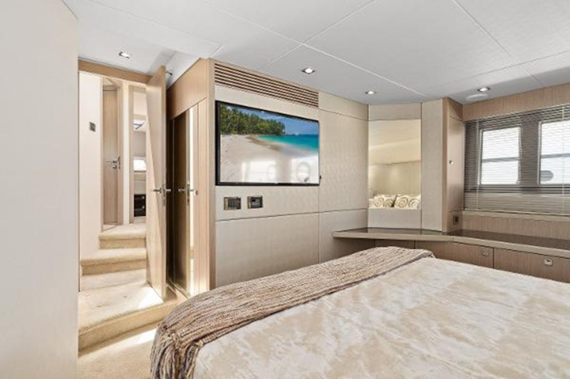 MANHATTAN 2018 52' 0" SUNSEEKER