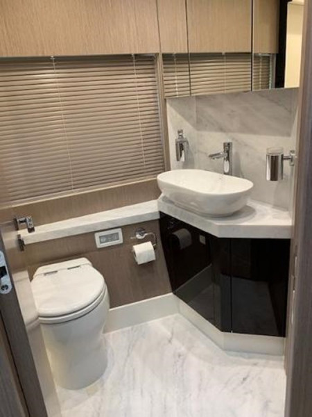 MANHATTAN 2018 52' 0" SUNSEEKER