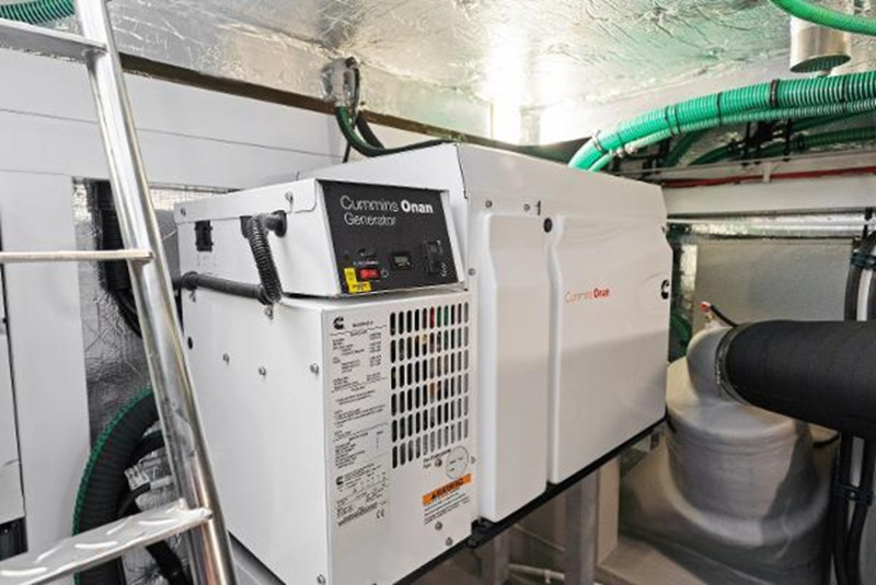 MANHATTAN 2018 52' 0" SUNSEEKER