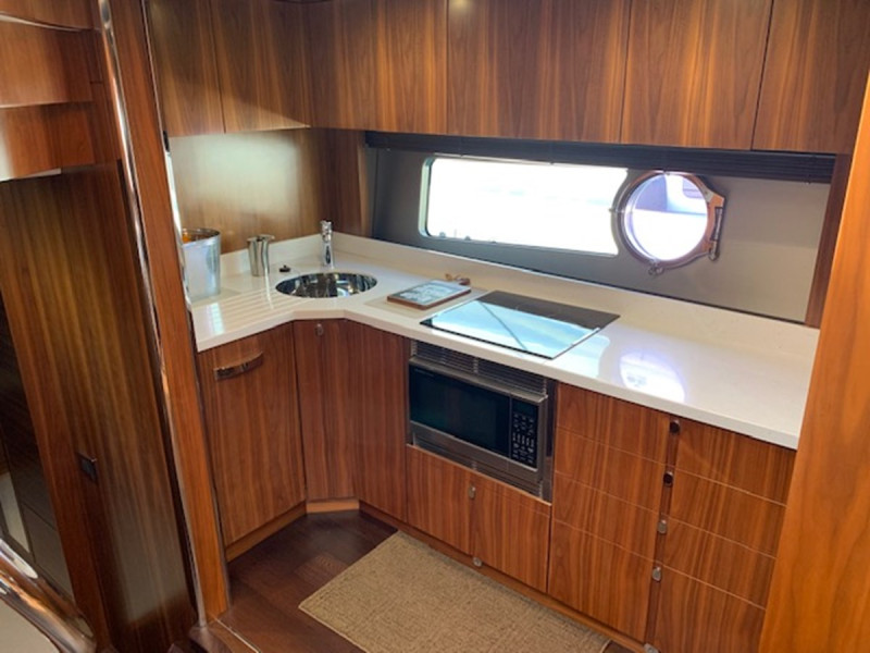 PREDATOR 2017 68' 0" SUNSEEKER