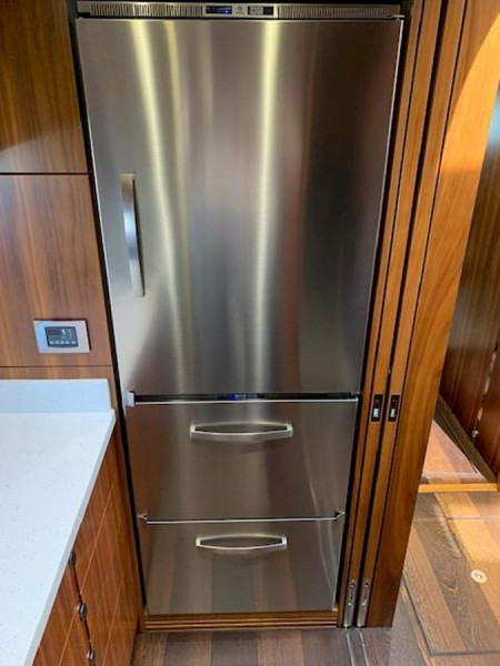 PREDATOR 2017 68' 0" SUNSEEKER