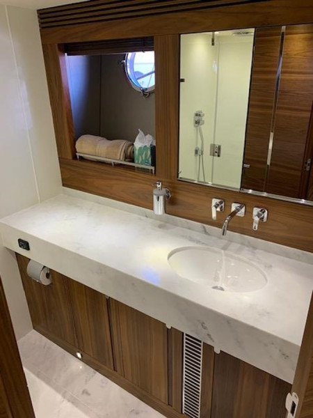 PREDATOR 2017 68' 0" SUNSEEKER