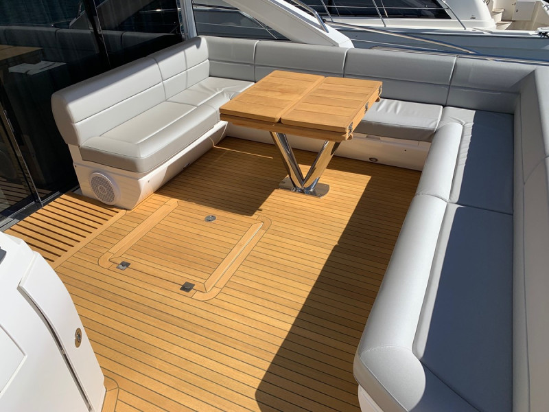PREDATOR 2017 68' 0" SUNSEEKER