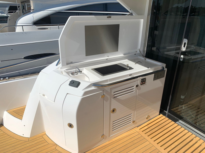 PREDATOR 2017 68' 0" SUNSEEKER