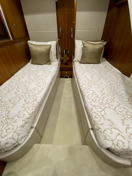 MANHATTAN 55 2015 55' 0" SUNSEEKER