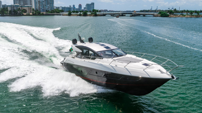PREDATOR 2019 57' 0" SUNSEEKER
