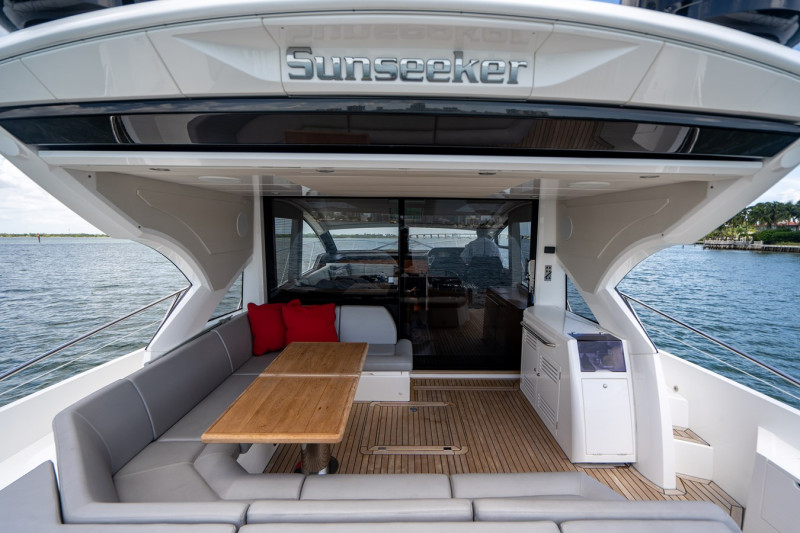PREDATOR 2019 57' 0" SUNSEEKER