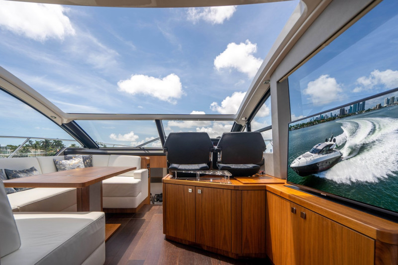 PREDATOR 2019 57' 0" SUNSEEKER