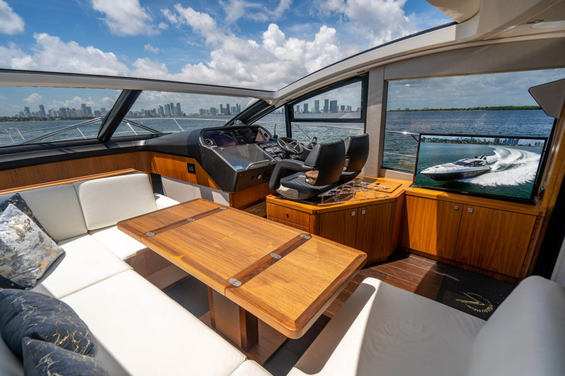 PREDATOR 2019 57' 0" SUNSEEKER
