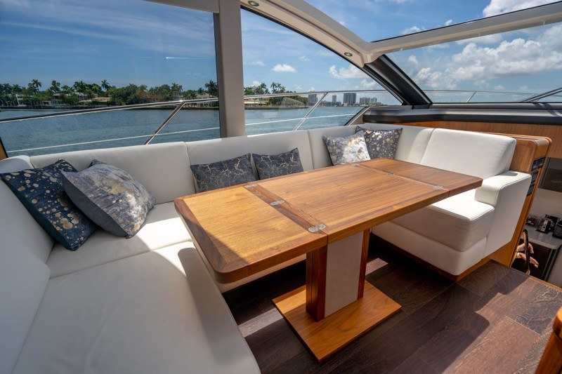 PREDATOR 2019 57' 0" SUNSEEKER