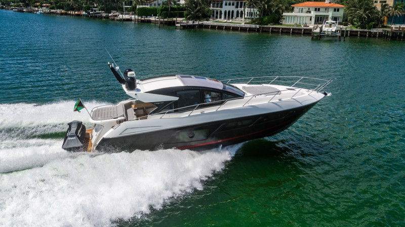 PREDATOR 2019 57' 0" SUNSEEKER