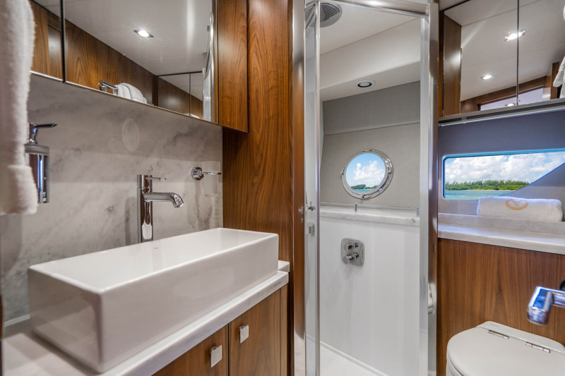 PREDATOR 2019 57' 0" SUNSEEKER