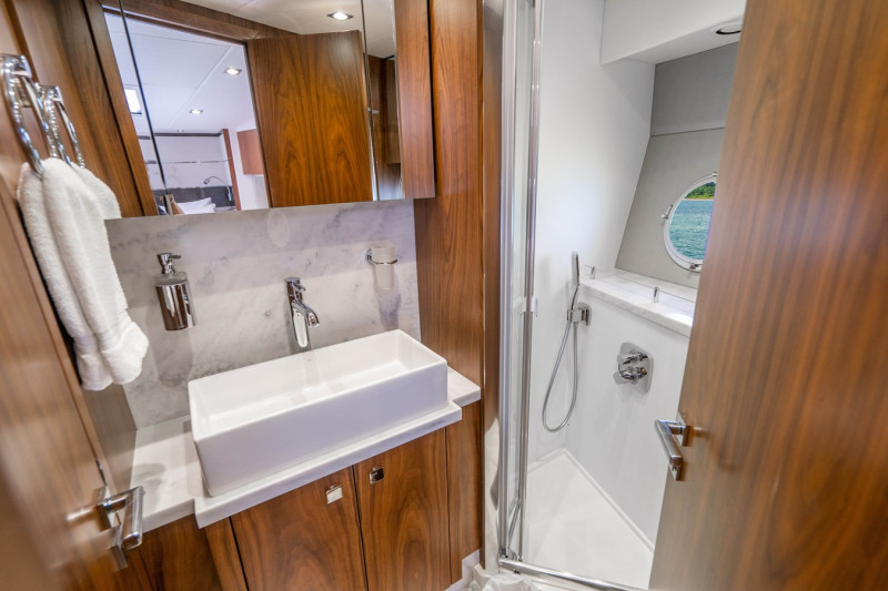 PREDATOR 2019 57' 0" SUNSEEKER