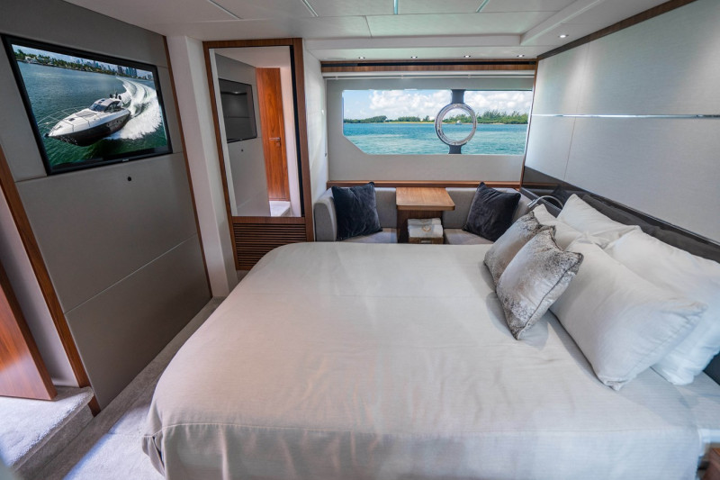 PREDATOR 2019 57' 0" SUNSEEKER