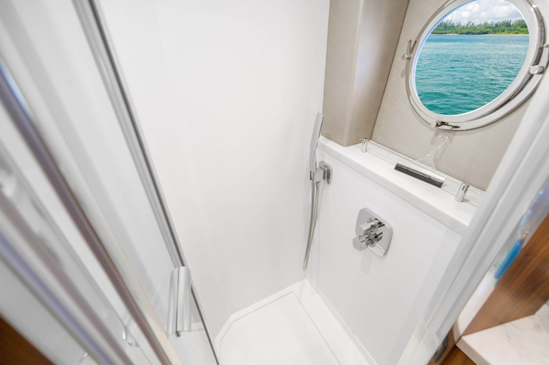 PREDATOR 2019 57' 0" SUNSEEKER