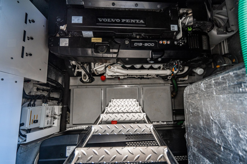 PREDATOR 2019 57' 0" SUNSEEKER