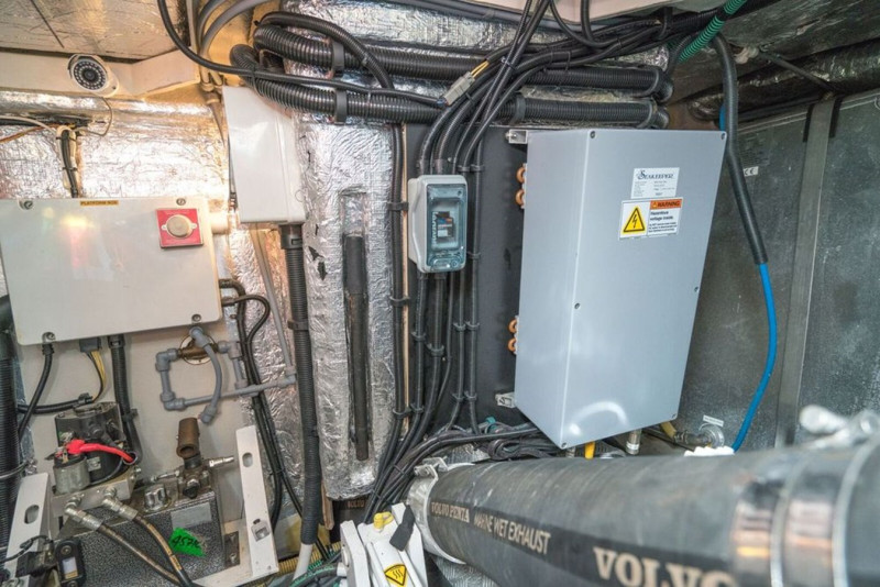 PREDATOR 2010 52' 0" SUNSEEKER