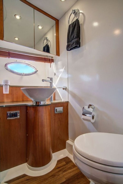 PREDATOR 2010 52' 0" SUNSEEKER