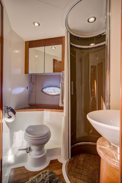 PREDATOR 2010 52' 0" SUNSEEKER